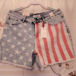 NWT Judy Blue Patriotic Jean shorts 1xl